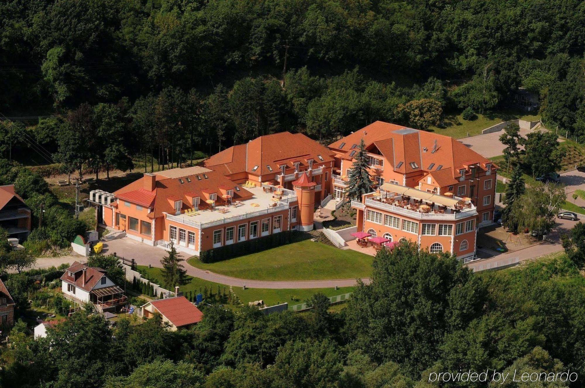 Hotel Bellevue Esztergom Exterior photo